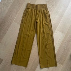 Athleta yoga work pants.  size 6.